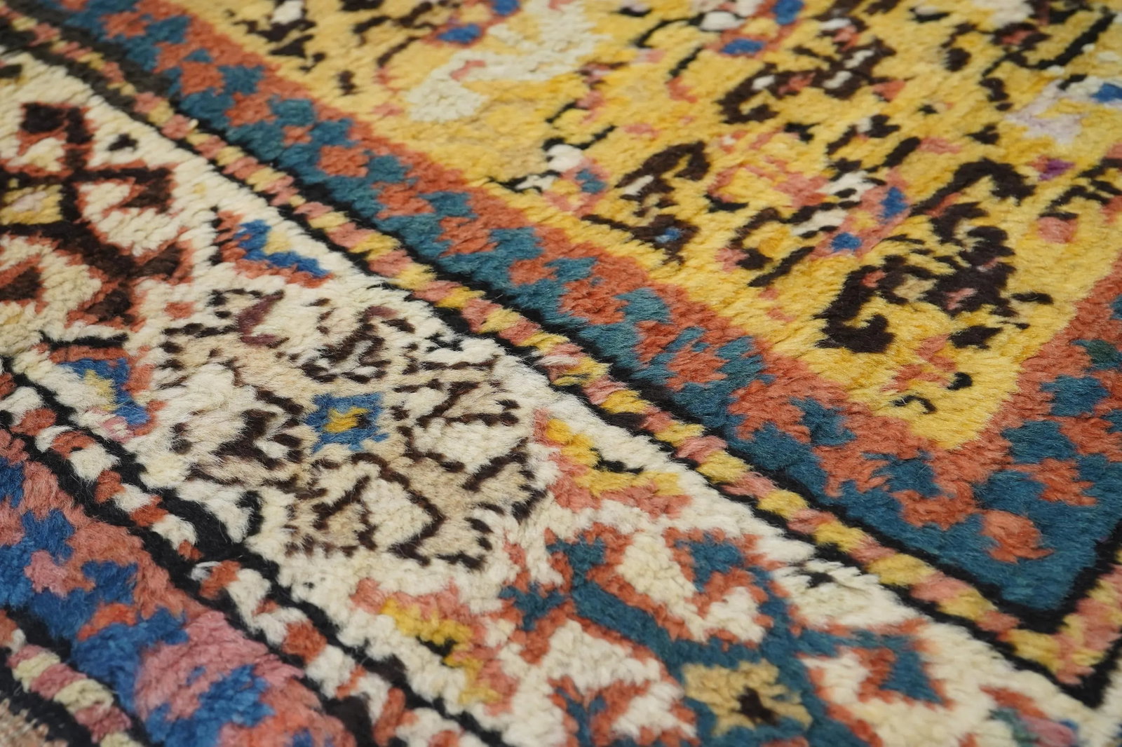 Antique Ivory Caucasian Area Rug - 5
