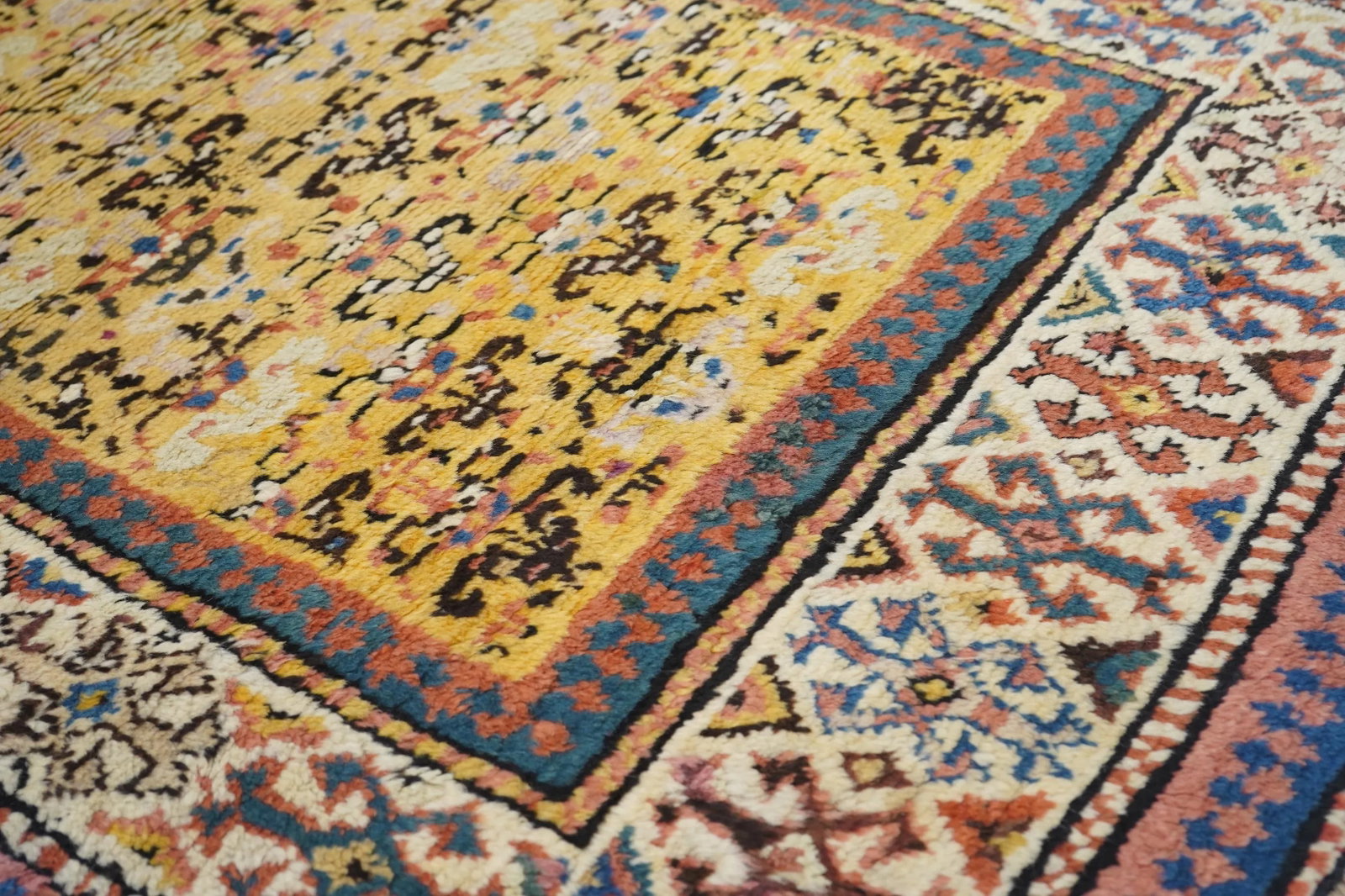 Antique Ivory Caucasian Area Rug - 7