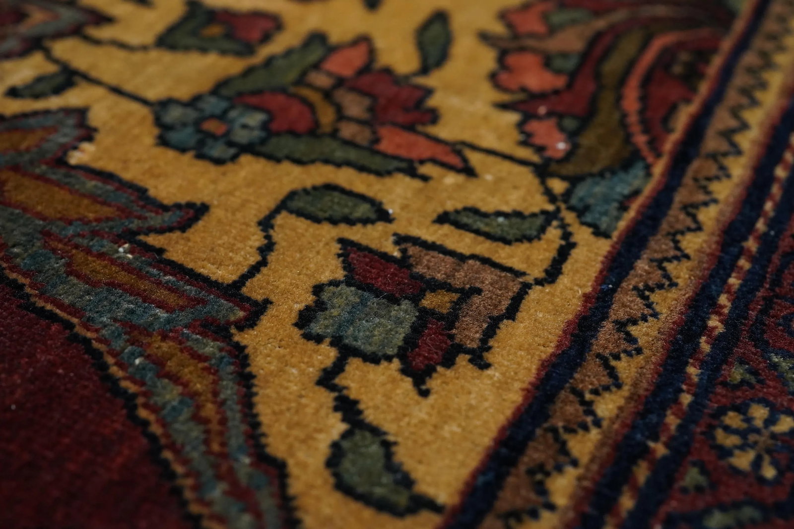 Antique Red Farahan Persian Area Rug - 4