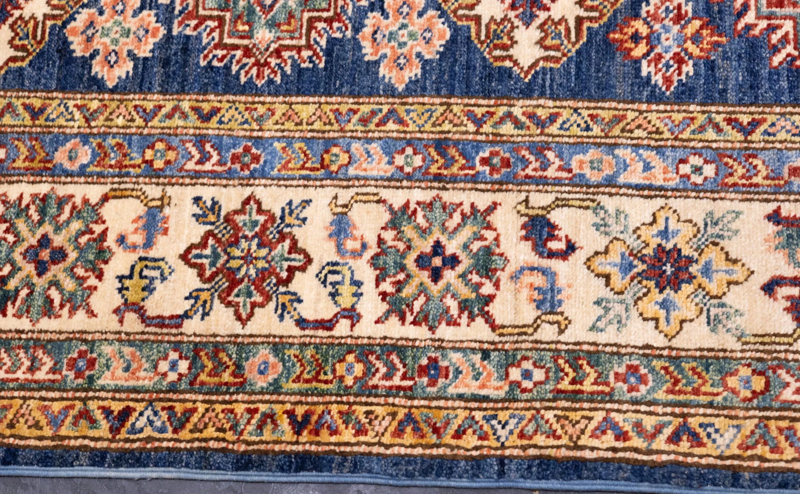 Contemporary Kazak Rug 4'11'' X 7'1'' - 4