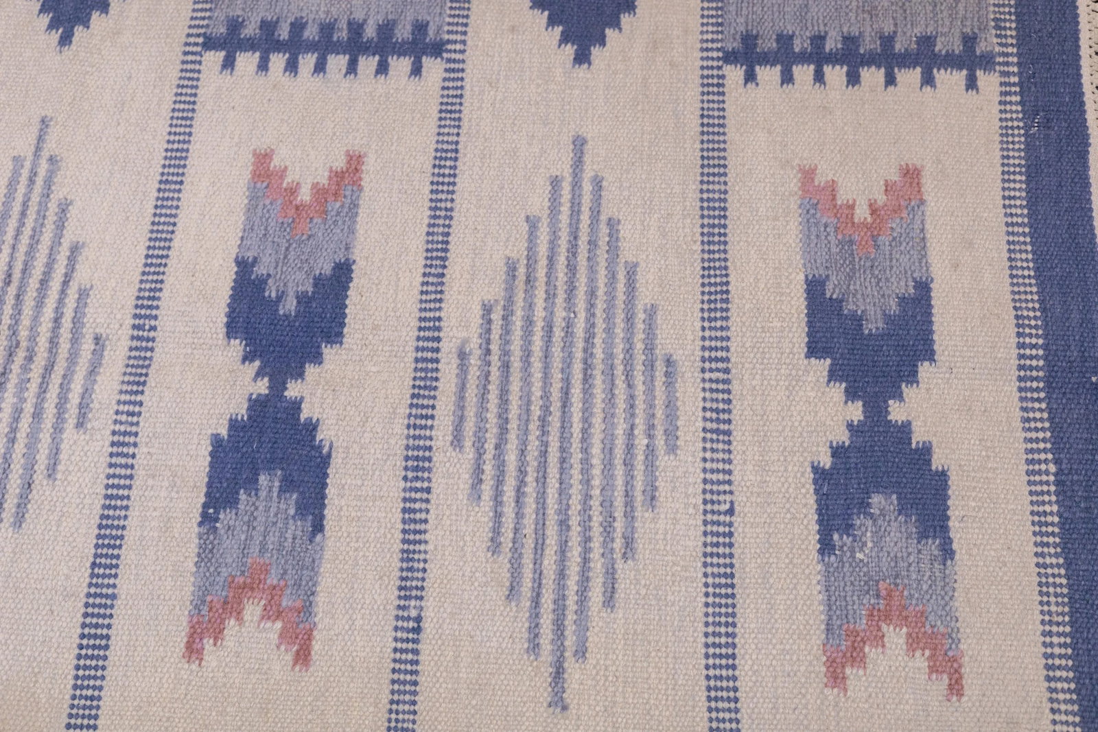Vintage Swedish Kilim Rug 4'5'' X 6'3'' - 9
