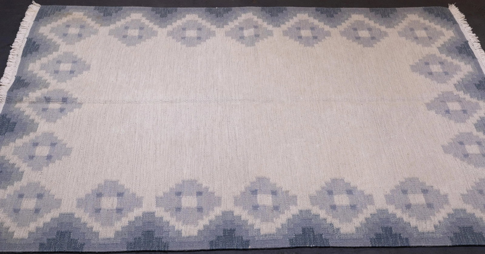 Fine Vintage Swedish Kilim Rug 4'1'' X 5'8'' - 5