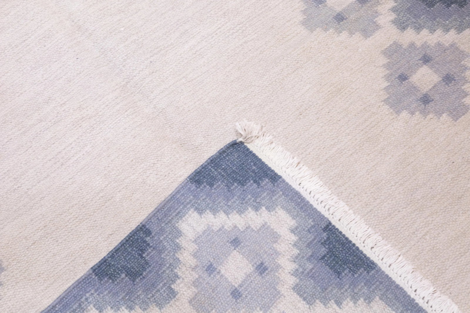 Fine Vintage Swedish Kilim Rug 4'1'' X 5'8'' - 6
