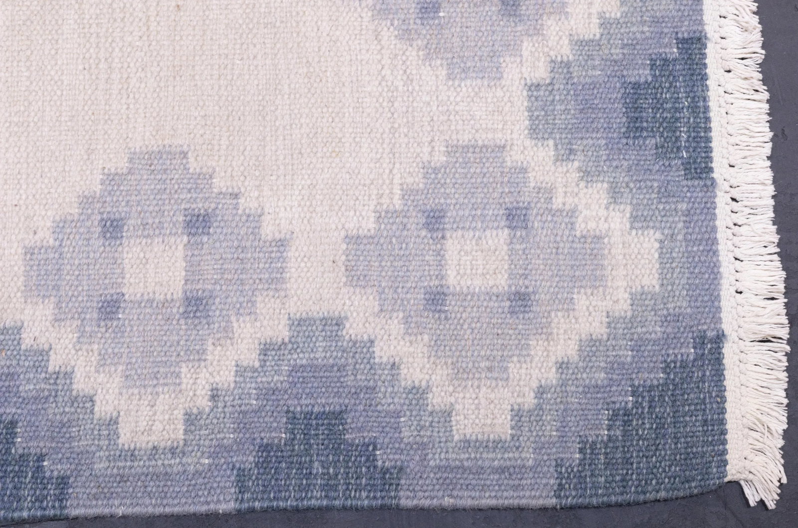 Fine Vintage Swedish Kilim Rug 4'1'' X 5'8'' - 7