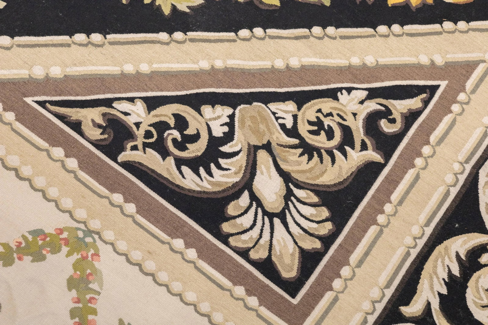 Aubusson Flat Weave Wool Rug 12'0" X 15'0" - 4
