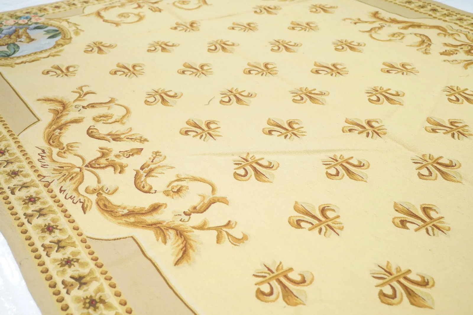 Aubusson Flat Weave Wool Rug 6'0" X 9'0" - 3