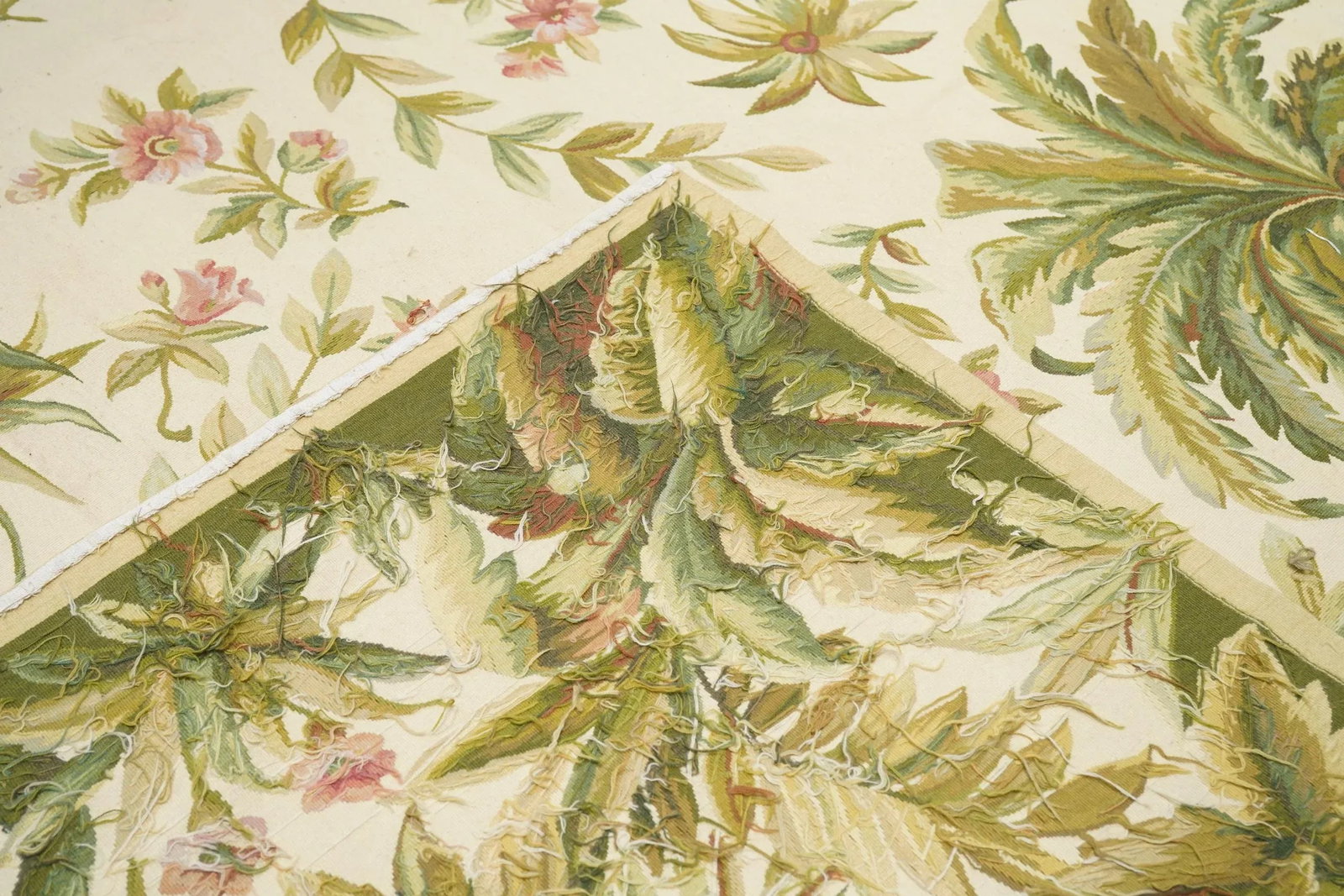 Aubusson Flat Weave Wool Rug 12'0" X 15'0" - 7