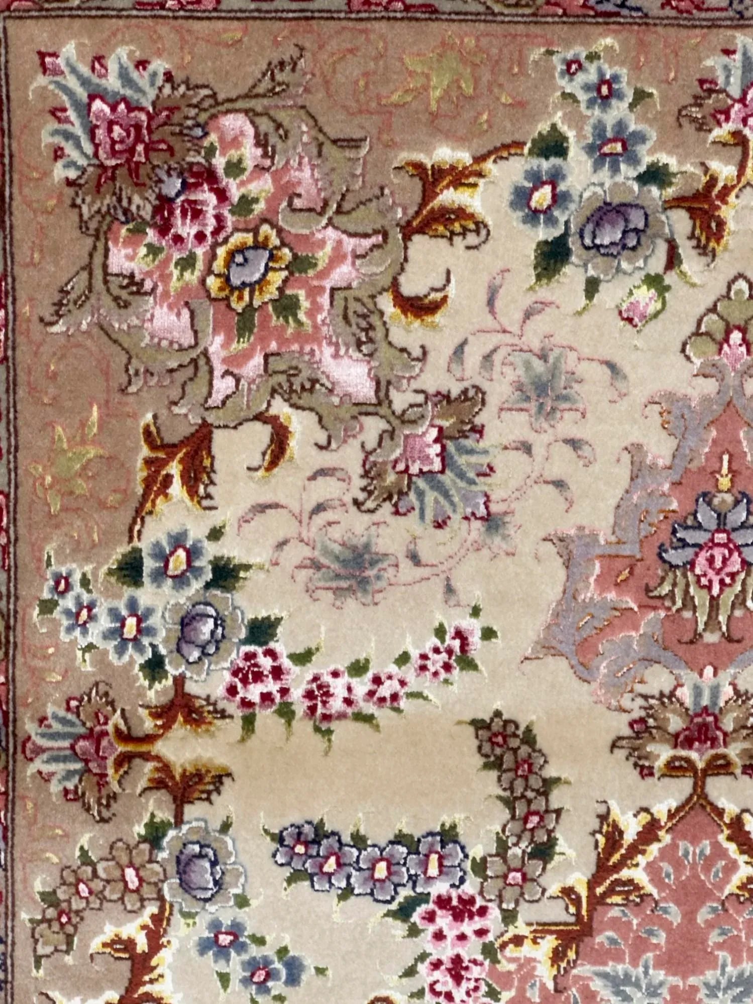 Extremely Fine Vintage Persian Tabriz Wool and Silk Rug 3'4" X 5'2" - 3