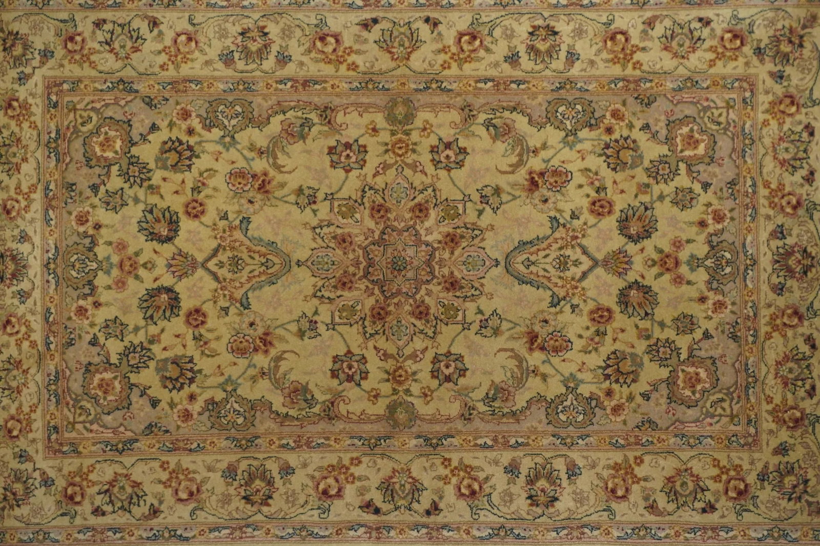 Pak Persian Tabriz Design Rug 3'9'' X 5'9'' - 3