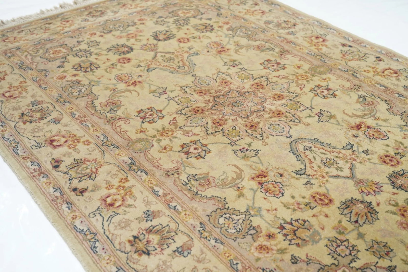 Pak Persian Tabriz Design Rug 3'9'' X 5'9'' - 5