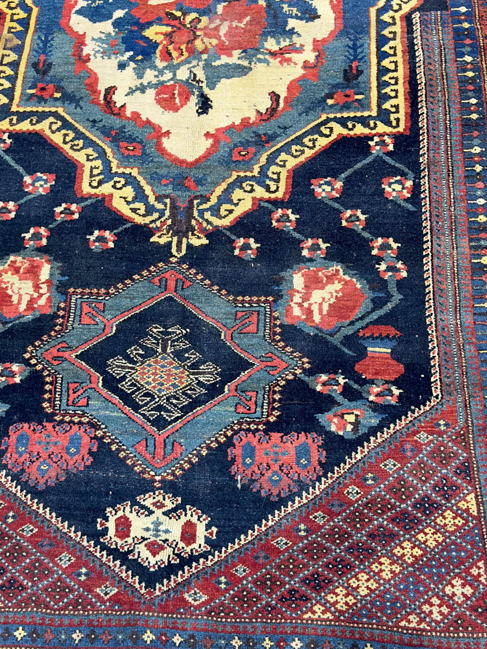 Antique Persian Bakhtiari Rug 4'10" X 8'8" - 7