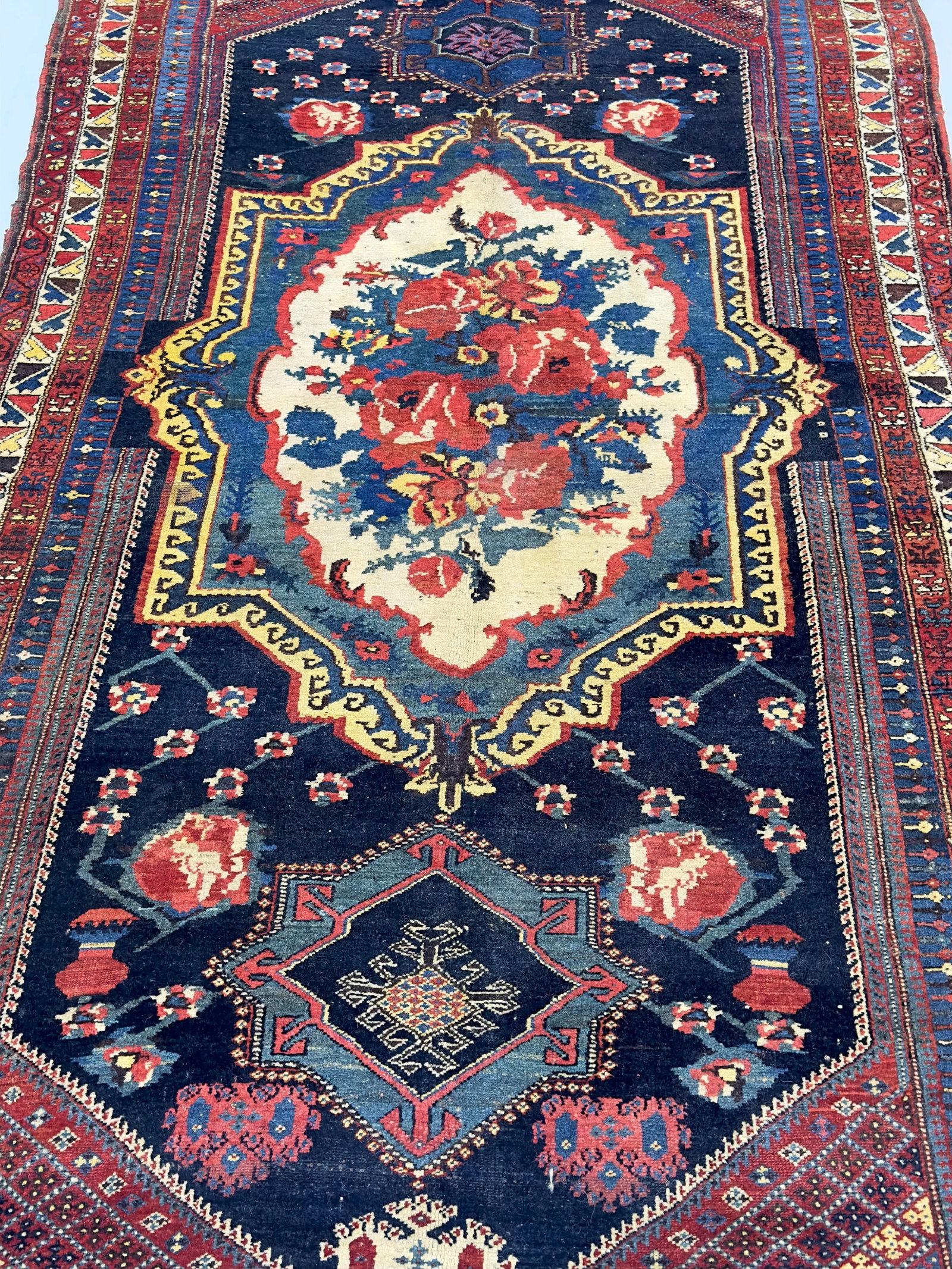 Antique Persian Bakhtiari Rug 4'10" X 8'8" - 8