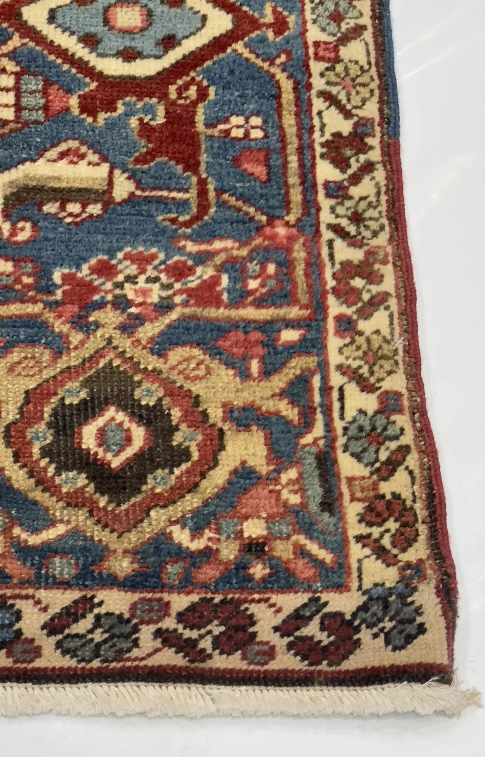Antique Persian Serapi Rug 5'2" X 6'9" - 4