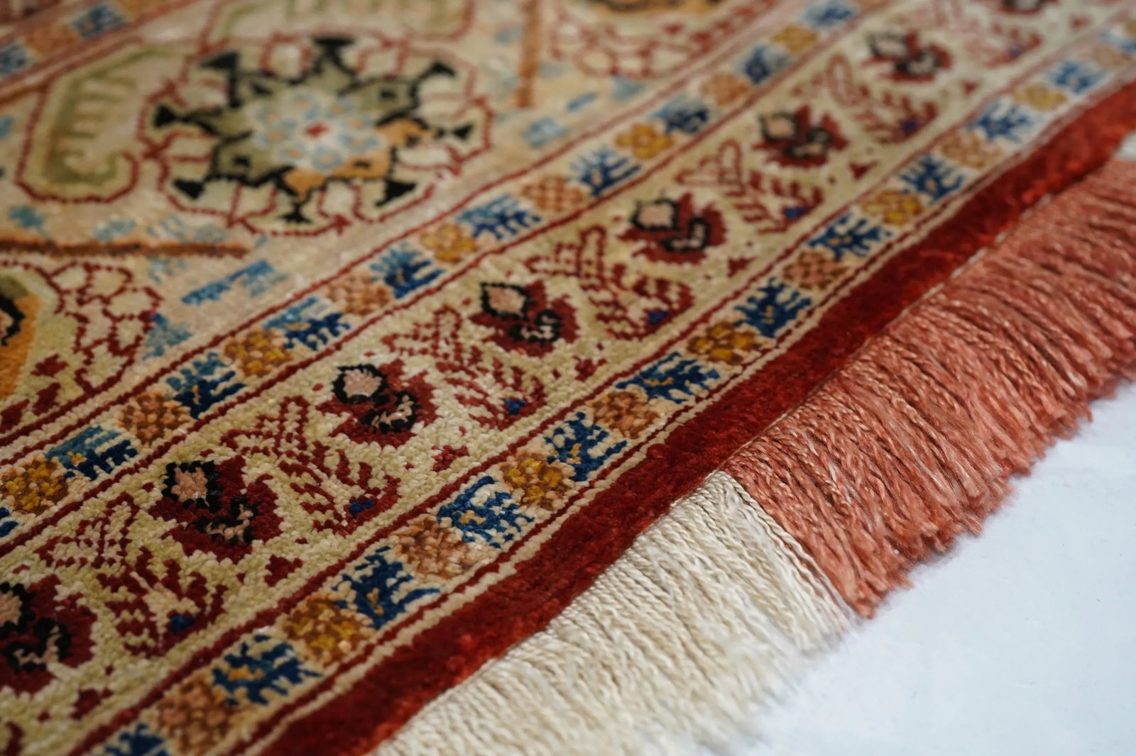 Antique Persian Tabriz Rug 4'0'' X 5'8'' - 4