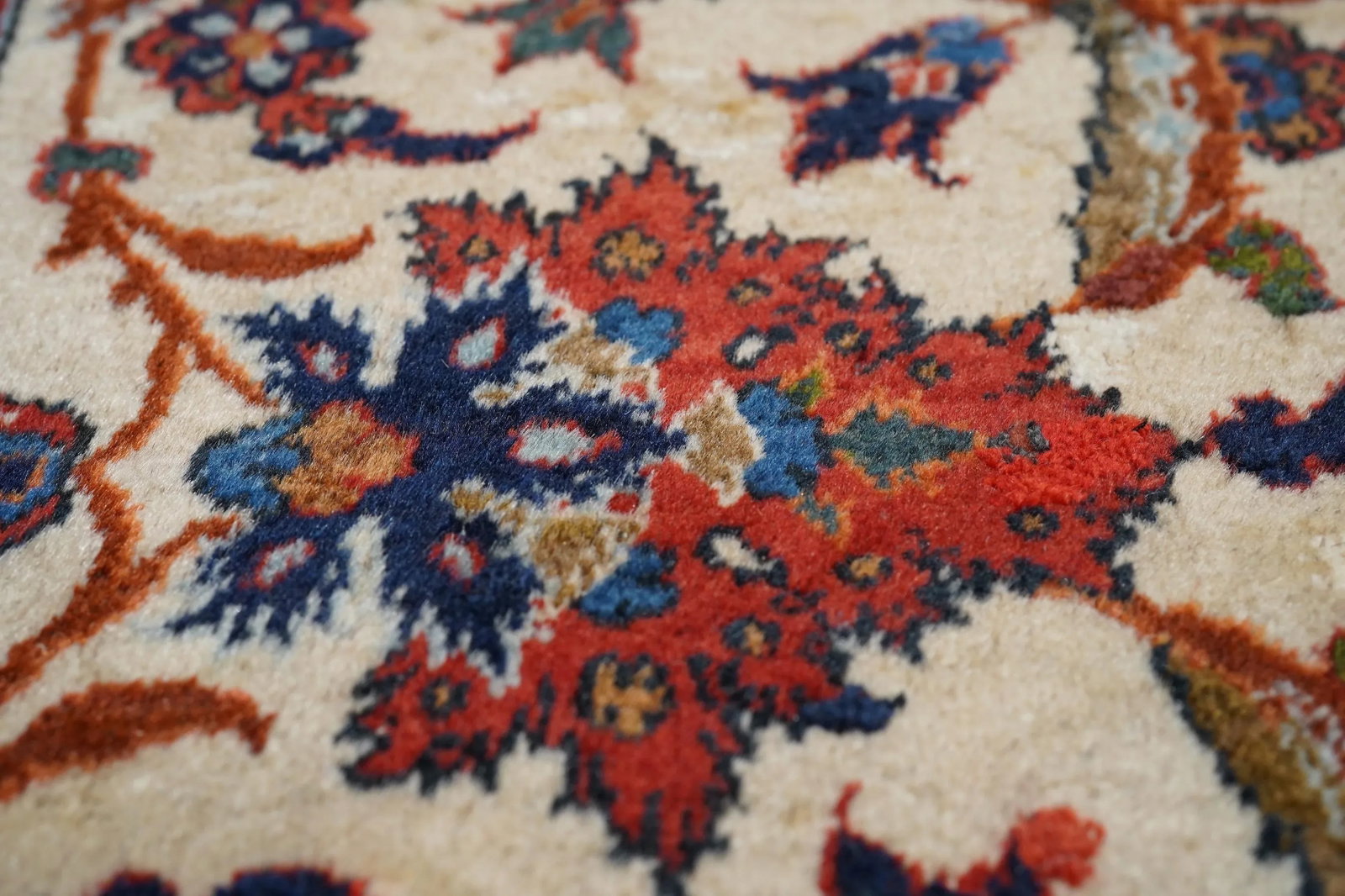 Vintage Persian Isfahan Rug 7'0" X 10'5" - 5
