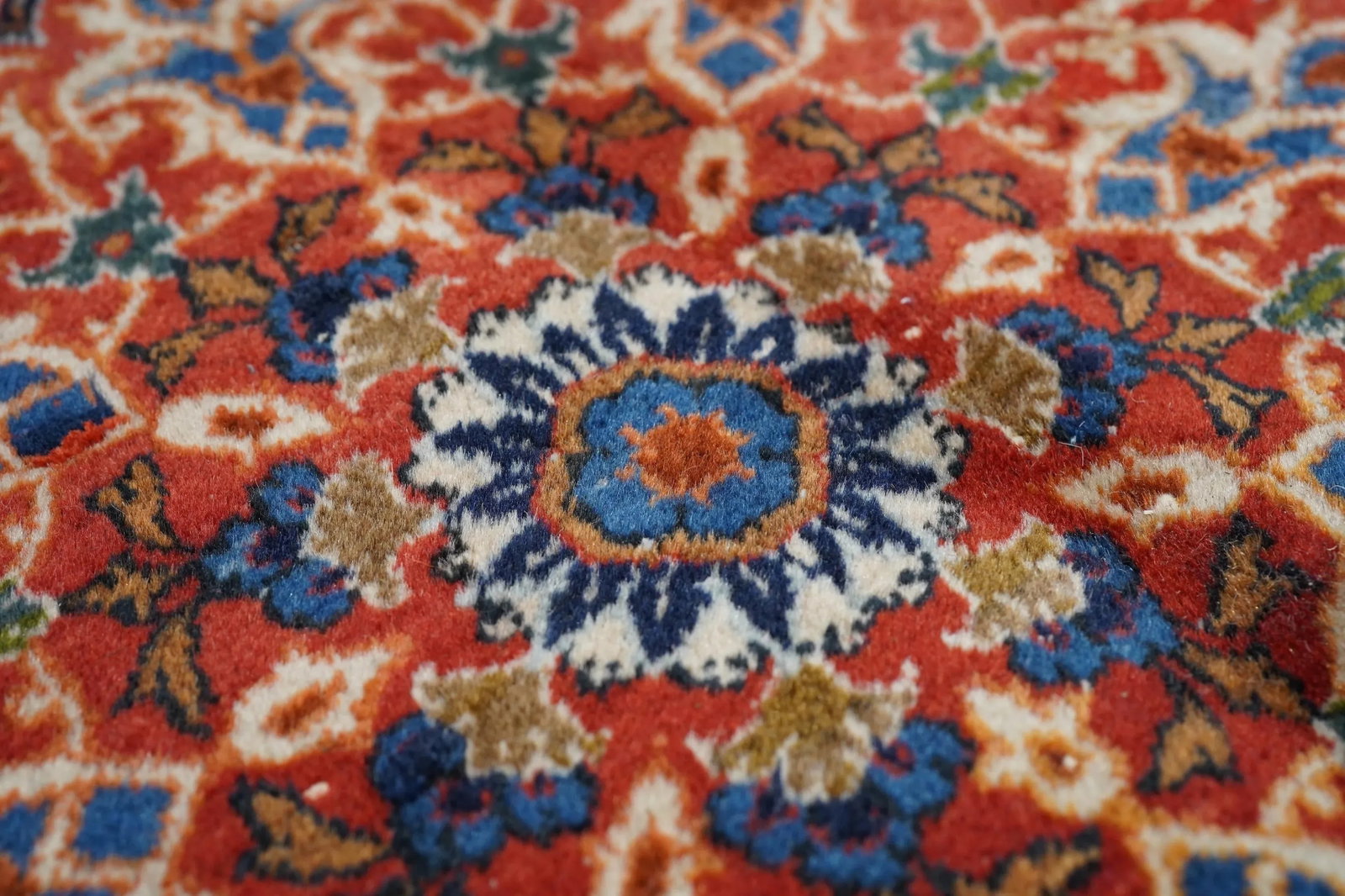 Vintage Persian Isfahan Rug 7'0" X 10'5" - 8