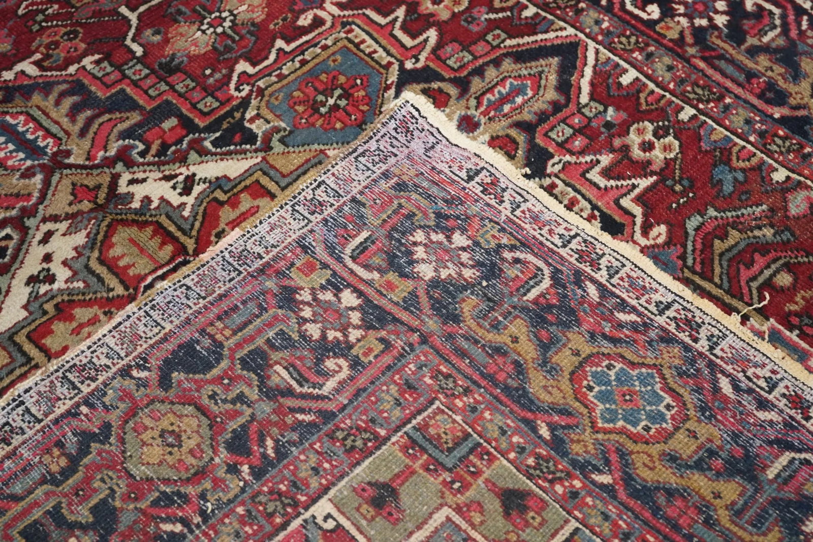 Vintage Heriz Rug 6'7'' X 9'0'' - 4