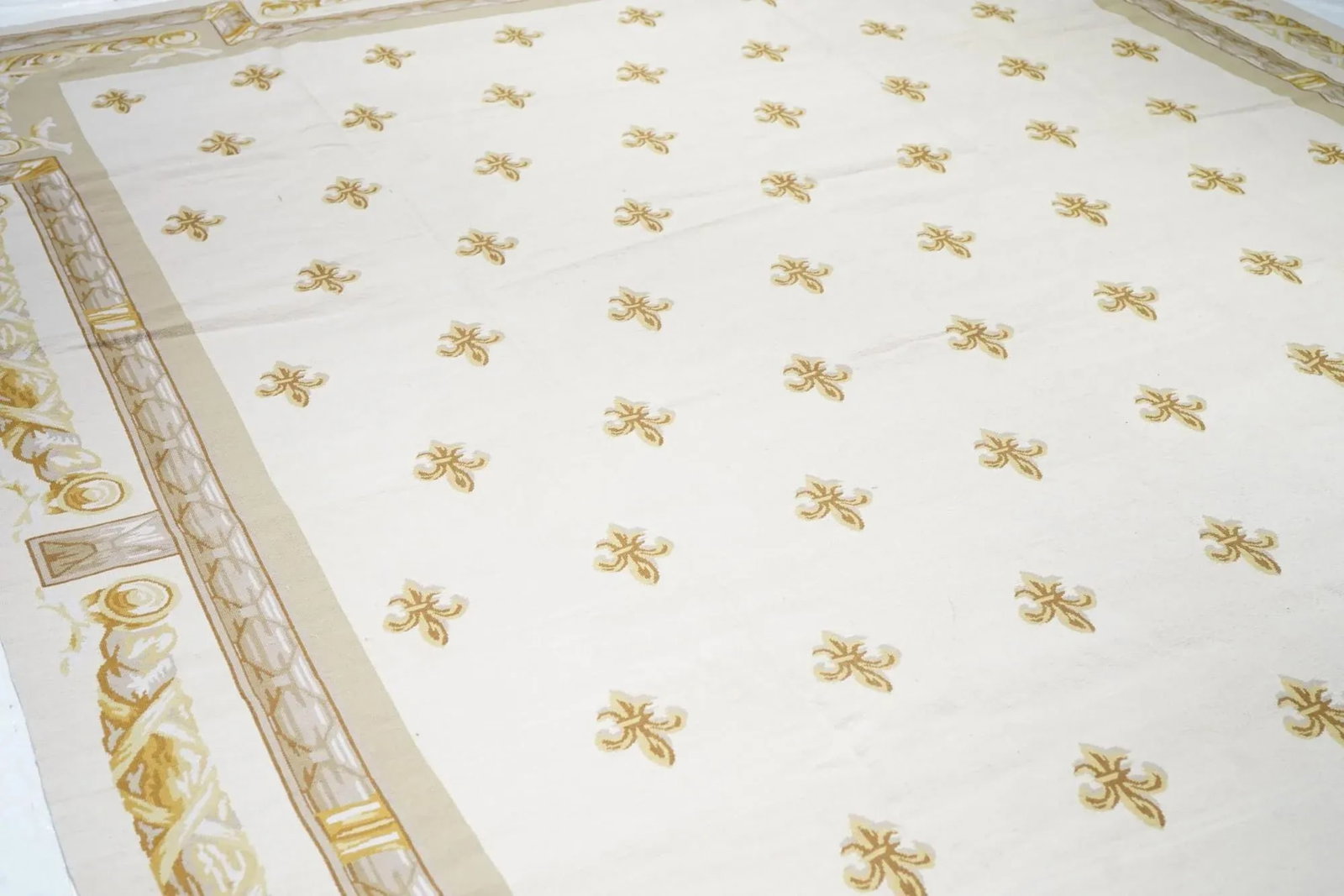 French Aubusson Design Rug 12'0" X 15'0" - 4
