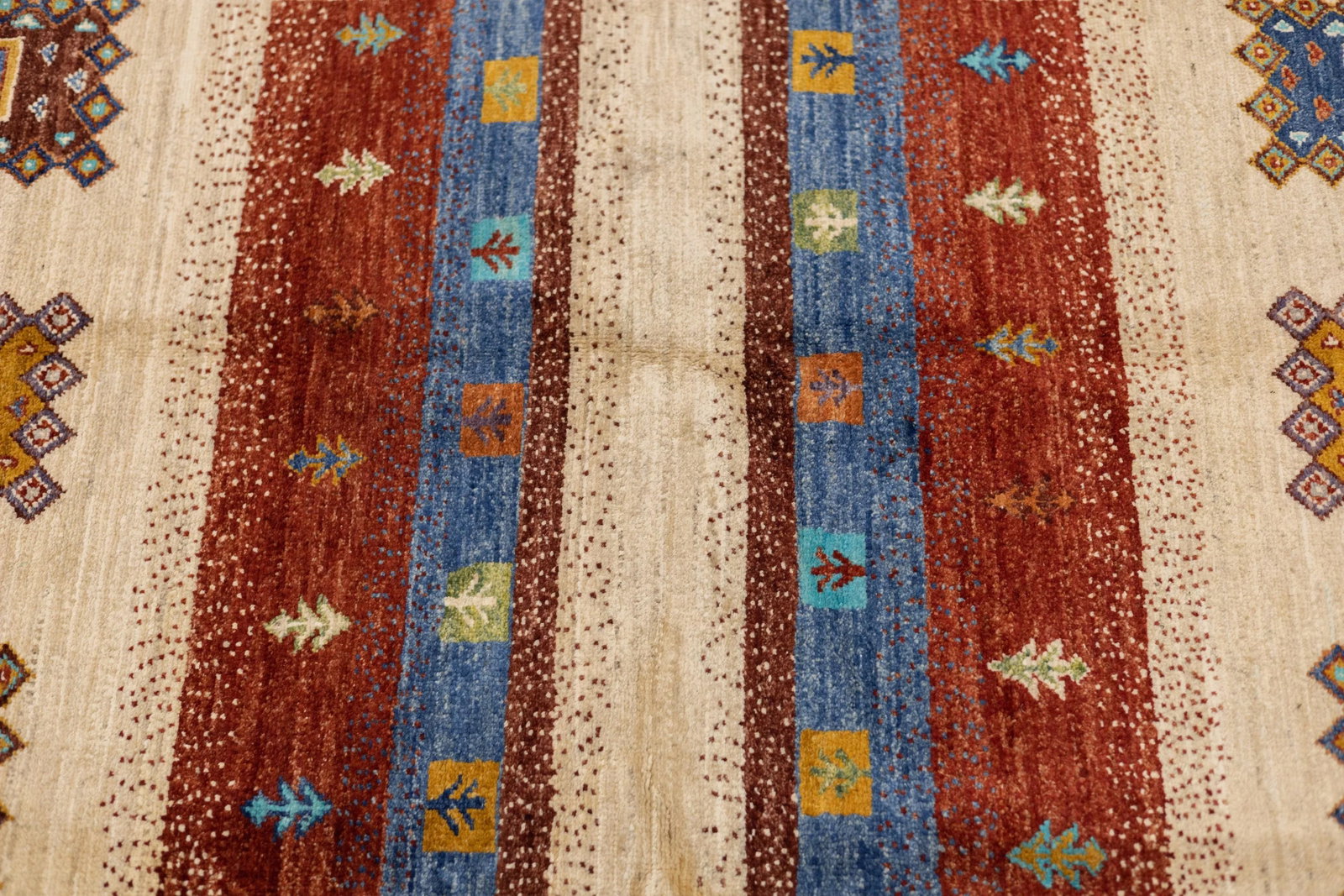 Fine Persian Gabbeh Rug 5'0" X 6'9'' - 10