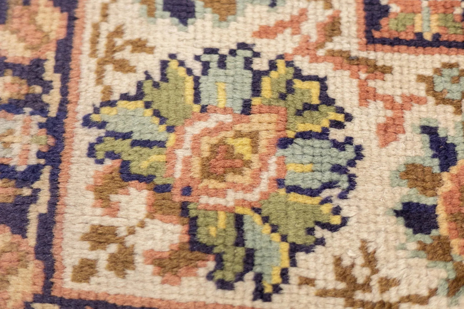 Vintage European Wool Rug 6'6'' X 9'8" - 11