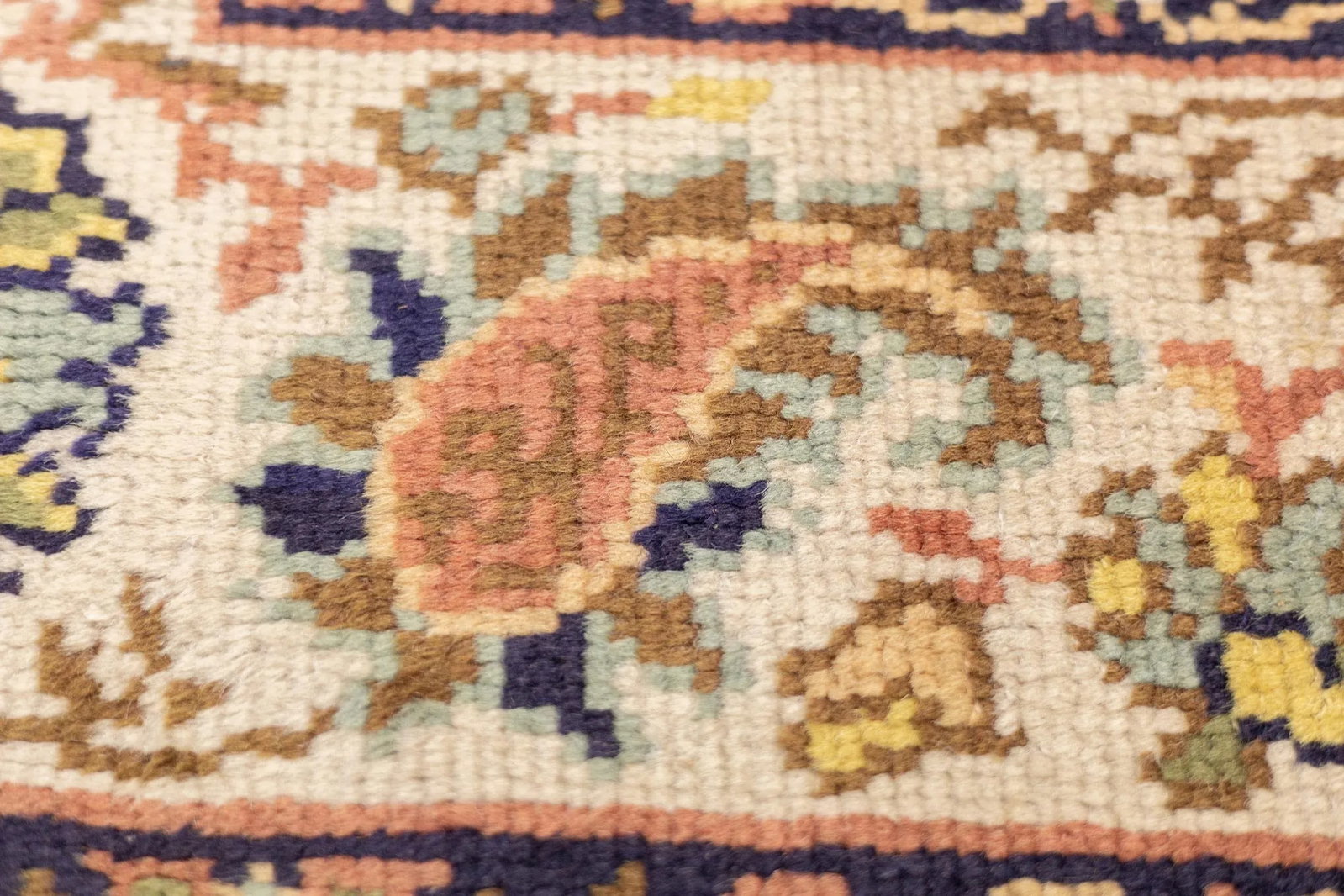 Vintage European Wool Rug 6'6'' X 9'8" - 4