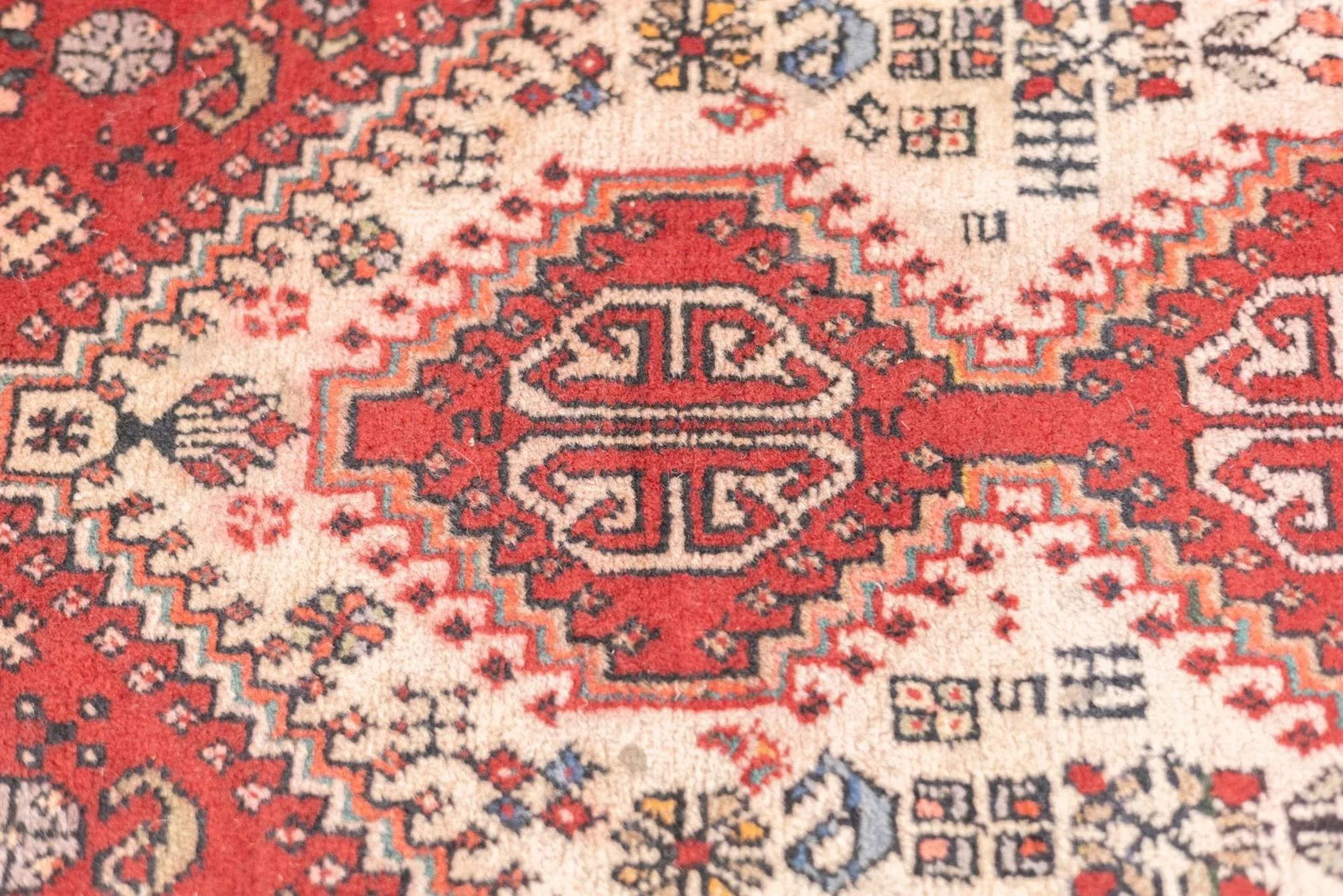 Vintage Persian Abadeh Rug 2'0" X 4'8" - 4