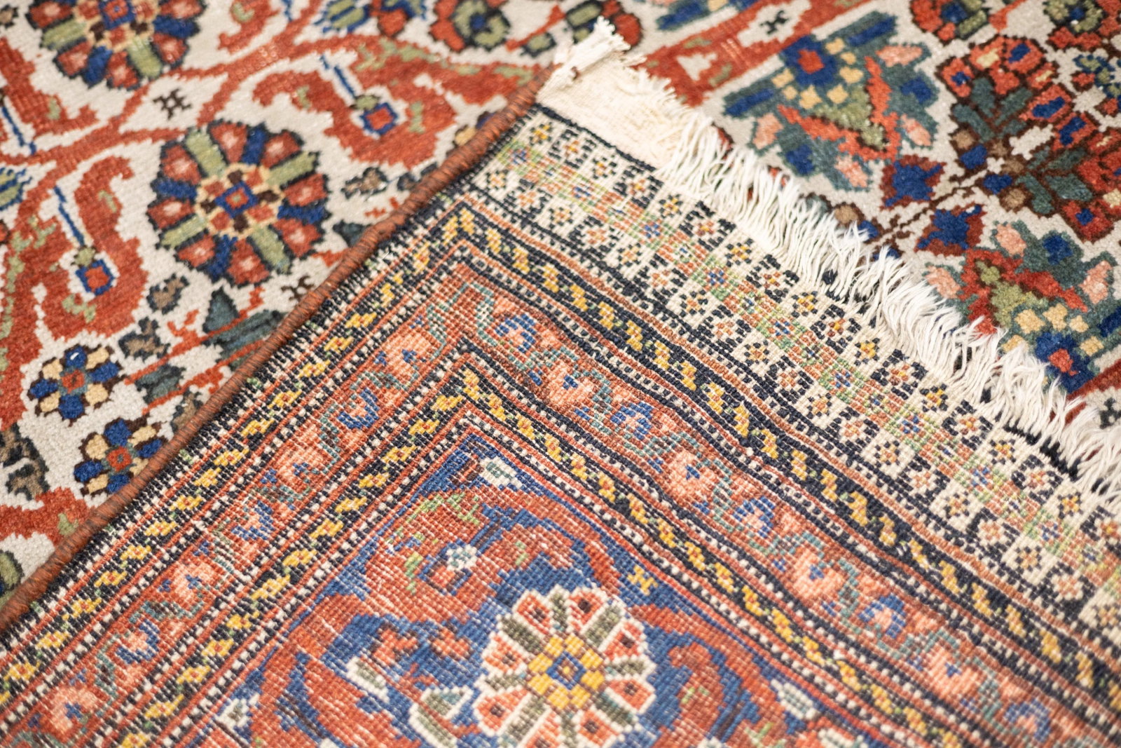 Late 18th Century Ivory Persian Qashqai Rug 6'11'' X 10'6'' - 11