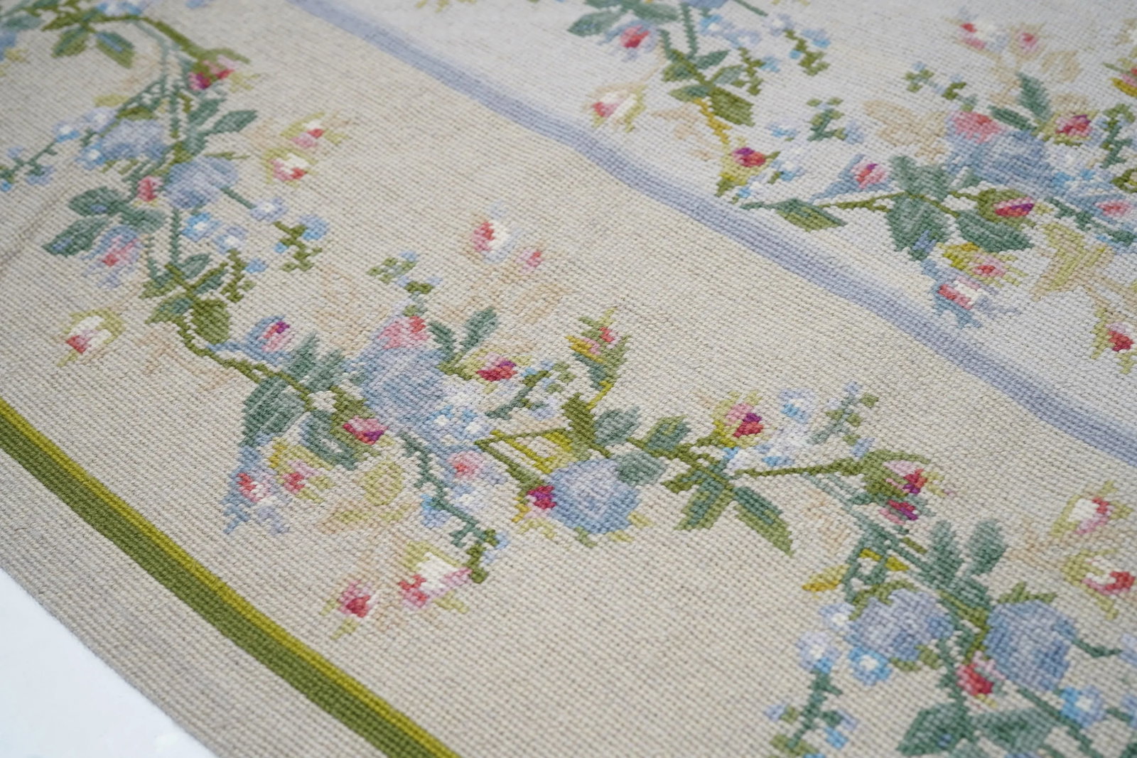 French Aubusson Design Rug 7'10'' X 10'0" - 3