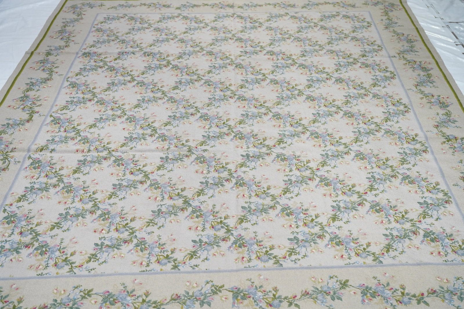French Aubusson Design Rug 7'10'' X 10'0" - 5