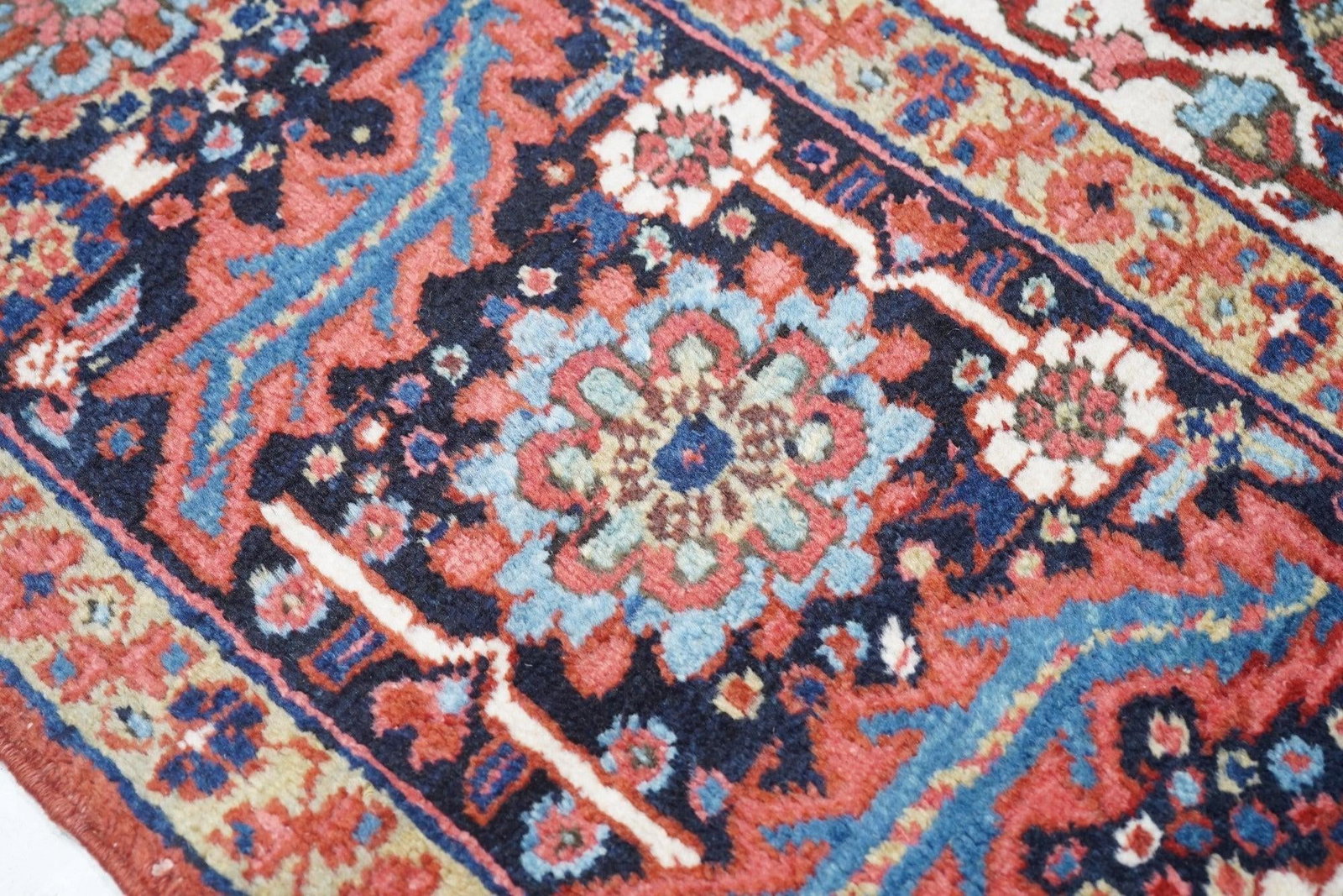 Vintage Heriz Rug 8'2'' X 11'7'' - 4