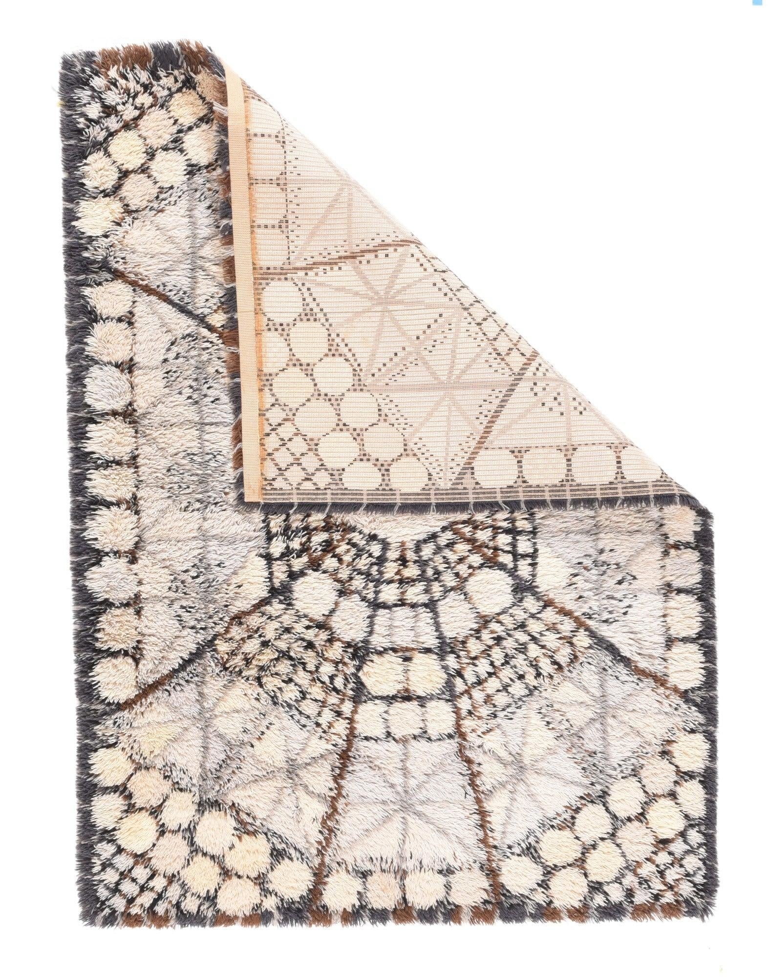 Fine Vintage Swedish Rug/Carpet, Hand Knotted, Circa 1950's, Size 4' X 5'8" - 3