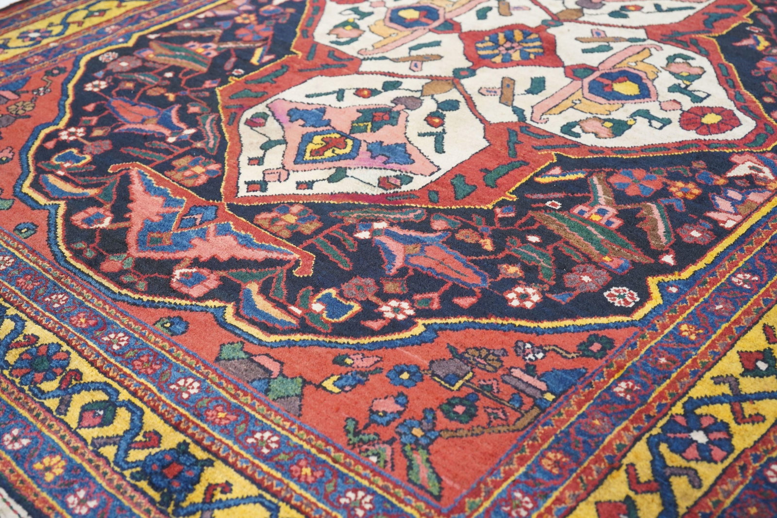 Antique Bakhtiari Rug 5'0'' X 6'4'' - 8