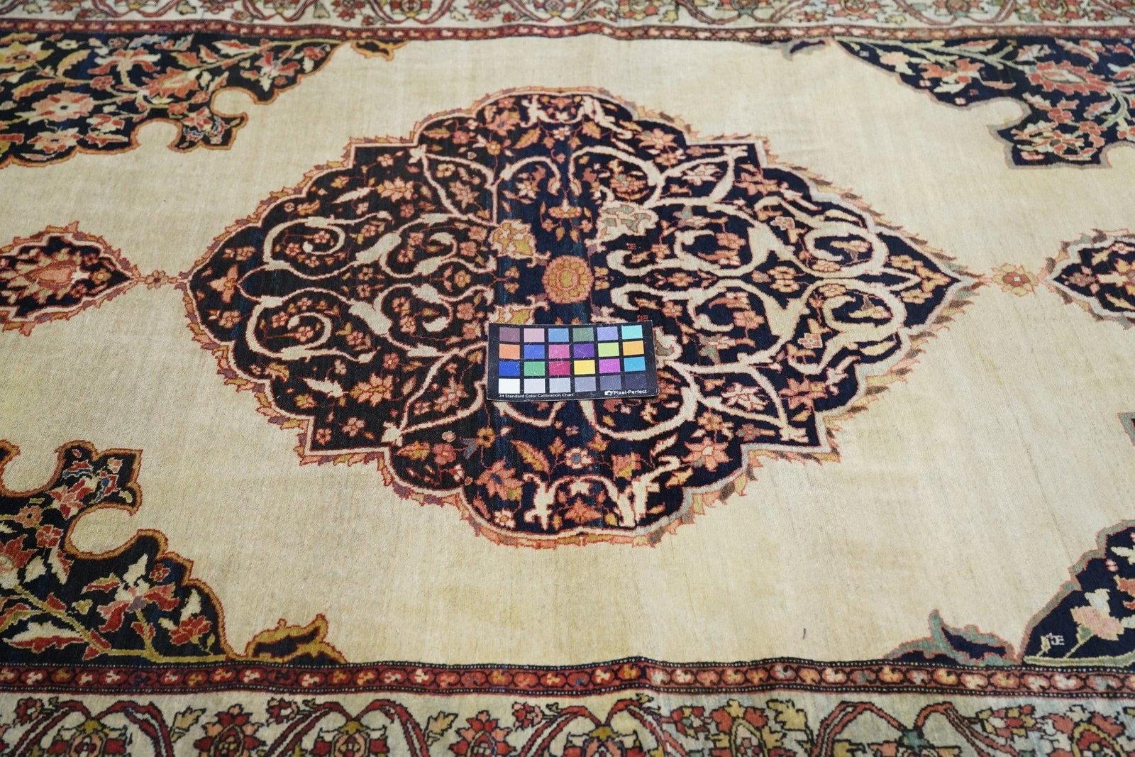 Late 18th Century Antique Sarouk Rug 4'2'' X 5'10'' - 6