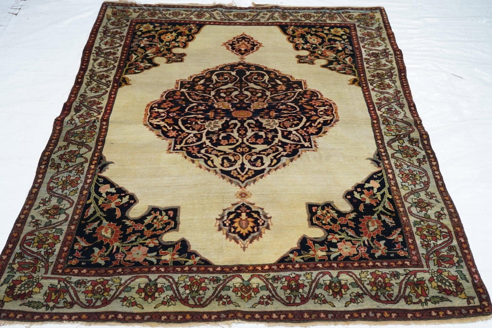Late 18th Century Antique Sarouk Rug 4'2'' X 5'10'' - 8