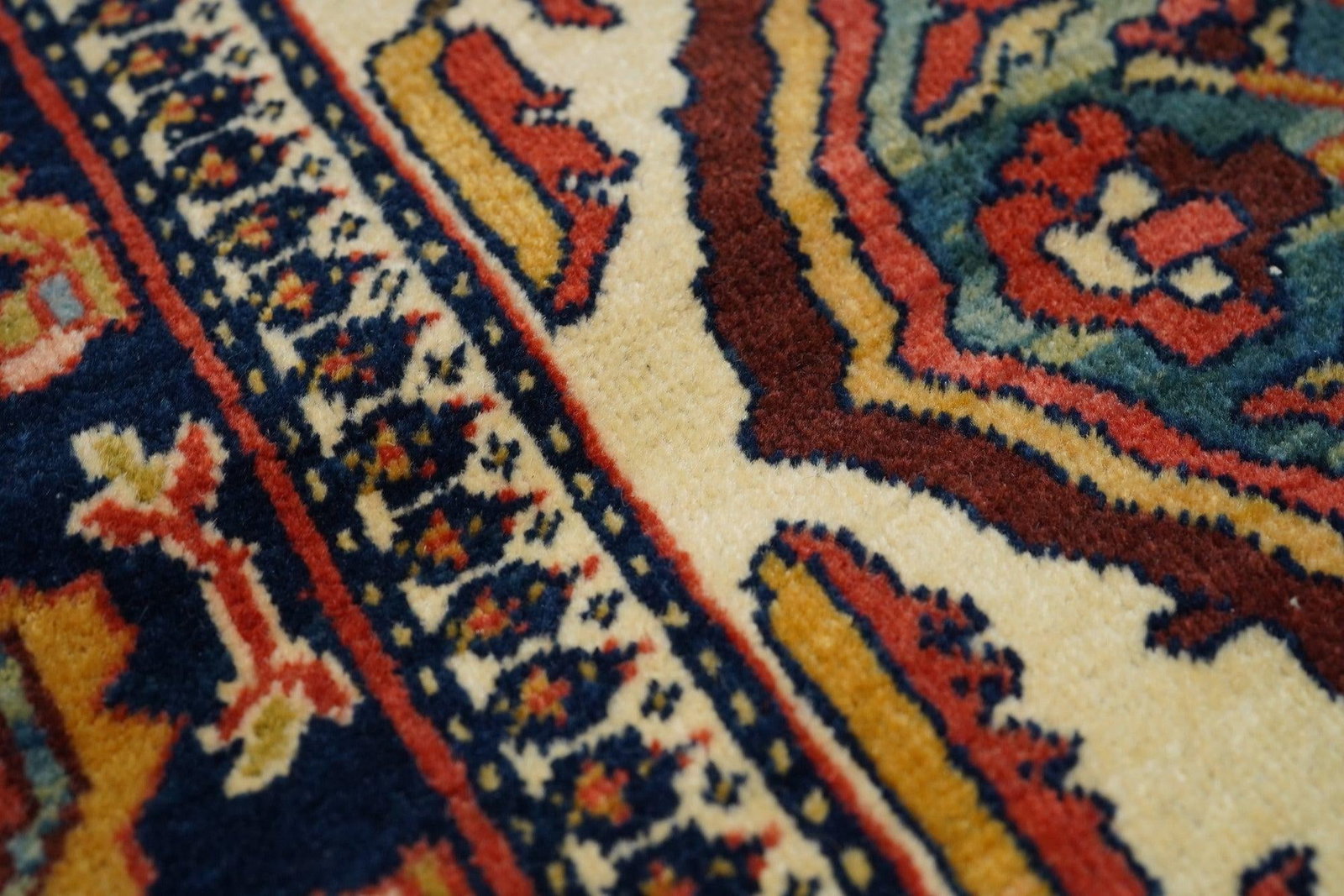 Antique Farahan Sarouk Rug 4'3'' X 6'7'' - 4