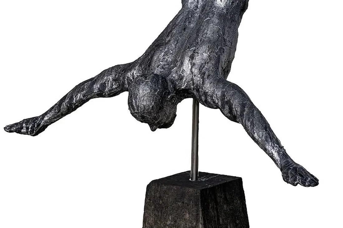 Mid 20th Century Free Fall Diver - 2