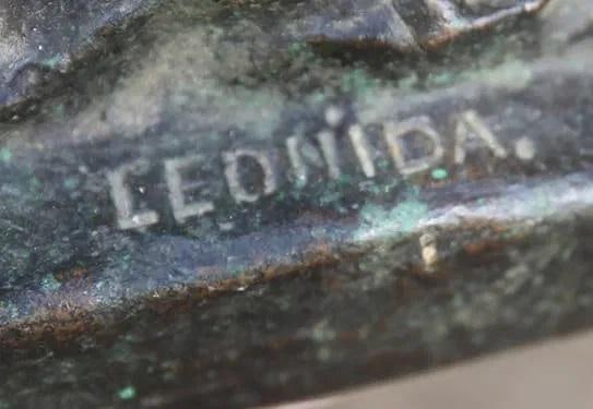 Mid 20th Century Nude Seated Girl - Leonida Bronze - 2