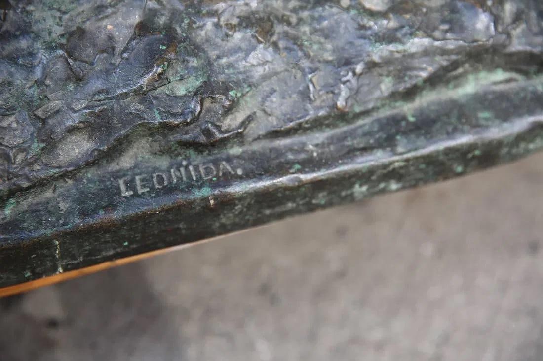 Mid 20th Century Nude Seated Girl - Leonida Bronze - 3
