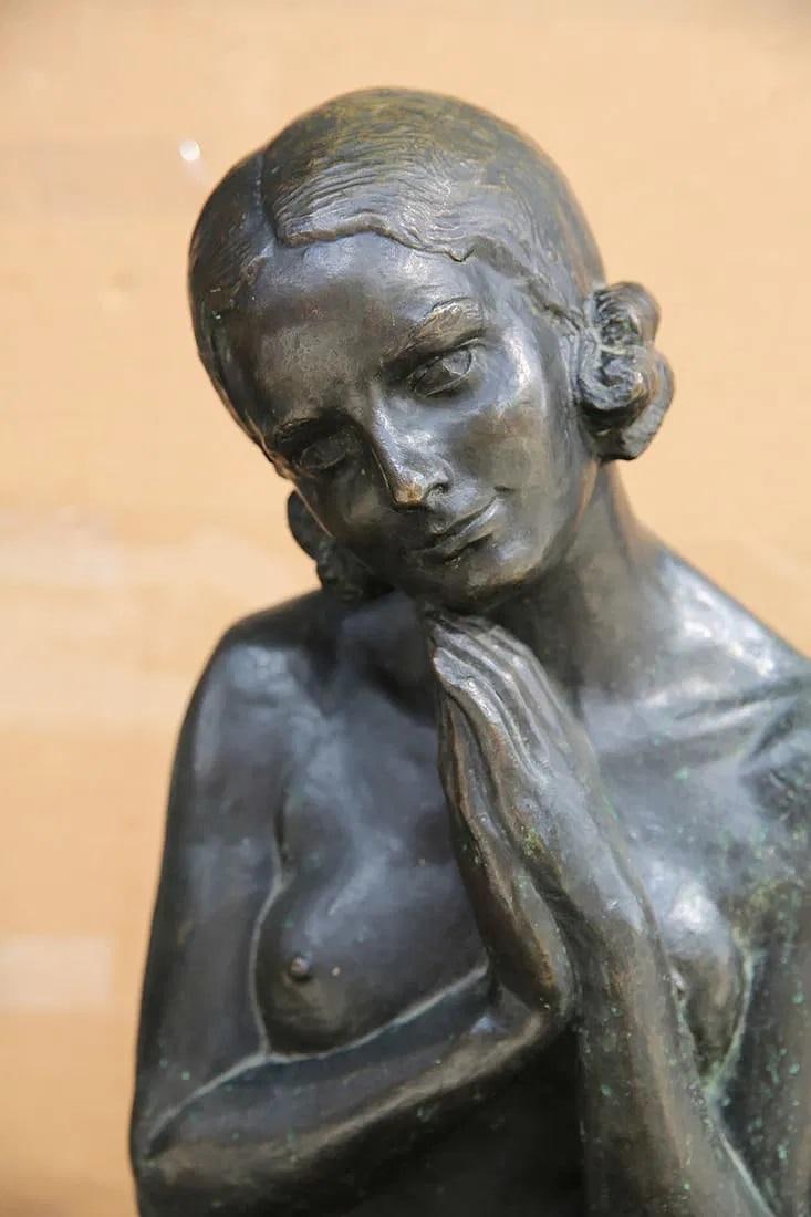 Mid 20th Century Nude Seated Girl - Leonida Bronze - 4