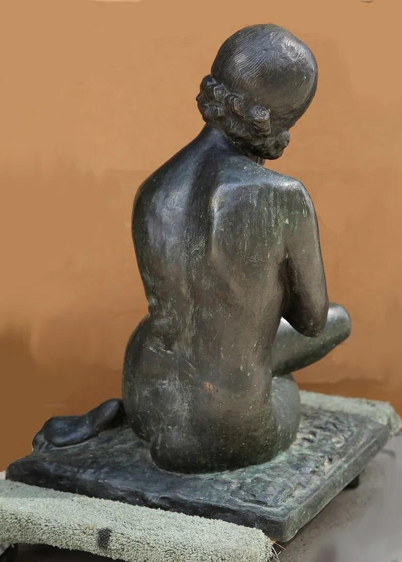 Mid 20th Century Nude Seated Girl - Leonida Bronze - 8