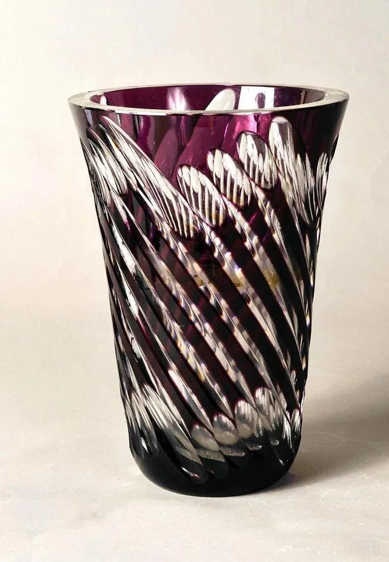 Mid 20th Century Lavender Crystal Vase - 2
