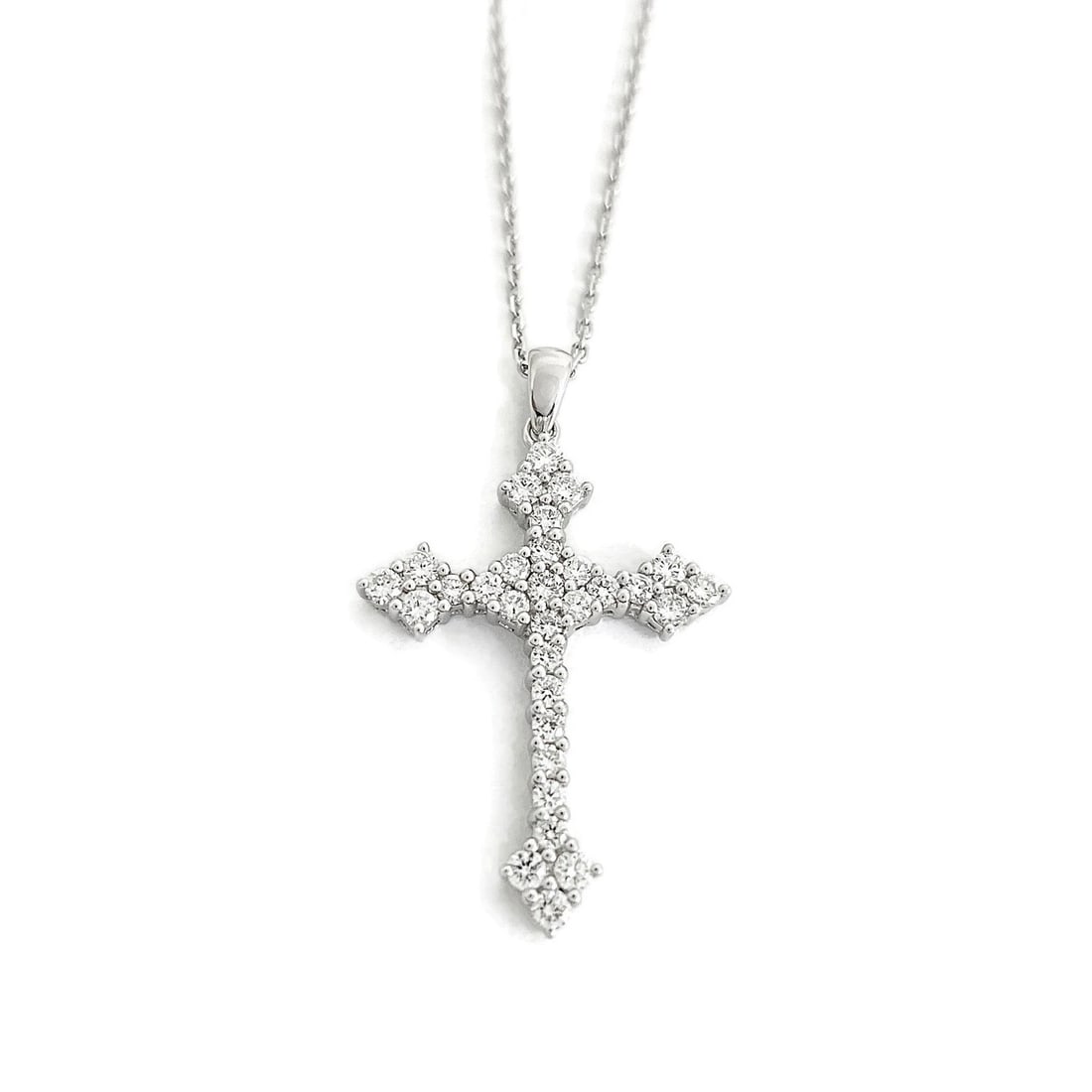 Cluster Diamond Cross Pendant Necklace 18K 14K White Gold, .75 CTW: Cluster Diamond Cross Pendant Necklace 18K 14K White Gold, .75 CTW This is a beautiful diamond cross necklace. Please let us know if you have any questions. Diamonds: 30 round brilliant cuts .75 ctw, 