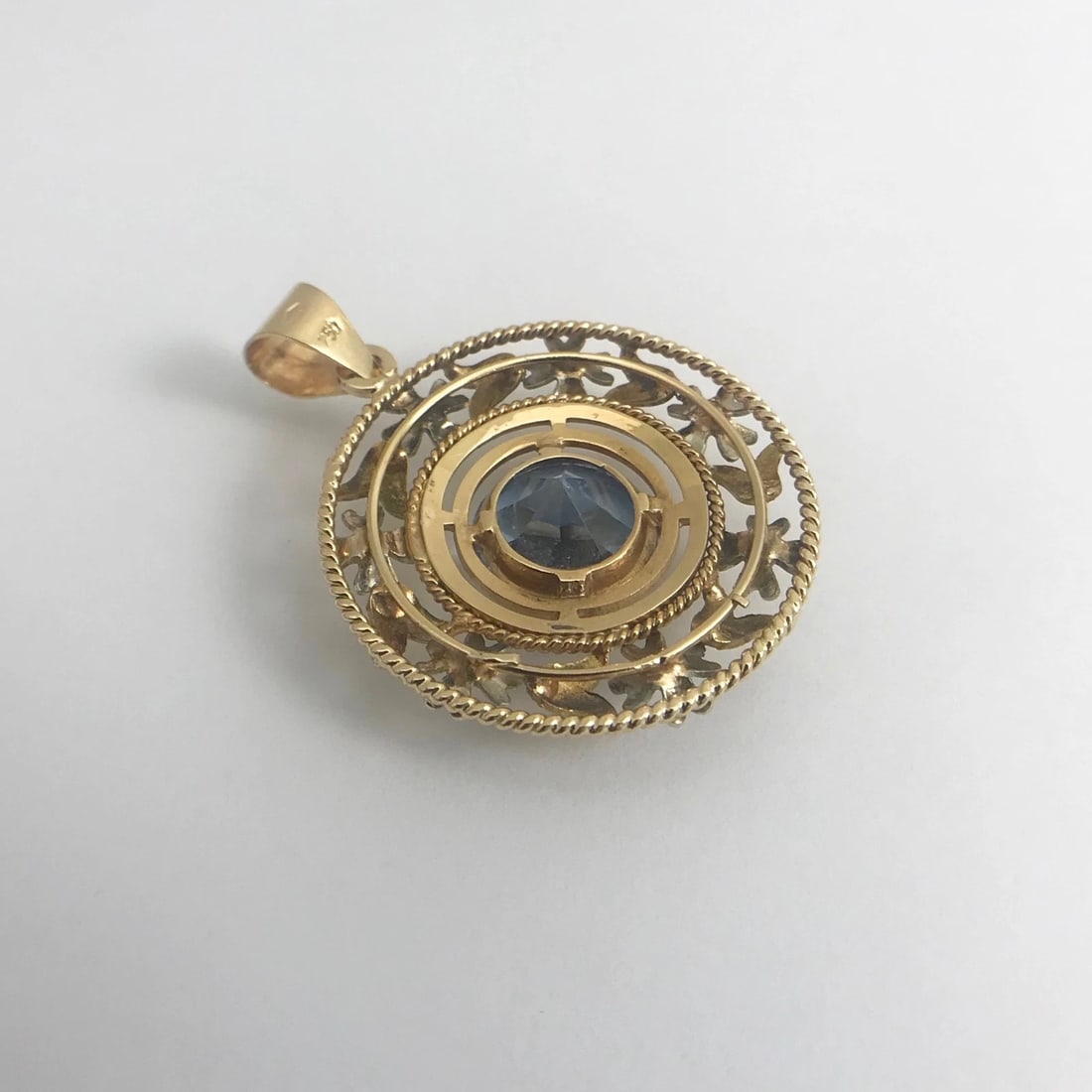Vintage Round Blue Lab-Created Spinel Filigree Pendant 18K Yellow Gold, 10.25 Gr - 9