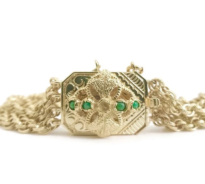 Vintage 1940's Jade Pendant Multi-Strand Chain Bracelet 14K Yellow Gold 23.96 Gr: Vintage 1940's Jade Pendant Multi-Strand Chain Bracelet 14K Yellow Gold 23.96 Gr This bracelet is gorgeous and one-of-a-kind! Please let us know if you have any questions. Circa: 1940's Gemstone: 4