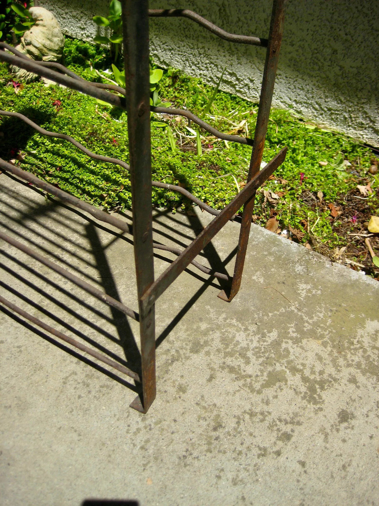 Late 19th Century French Country Iron Folding Wine Rack - 8