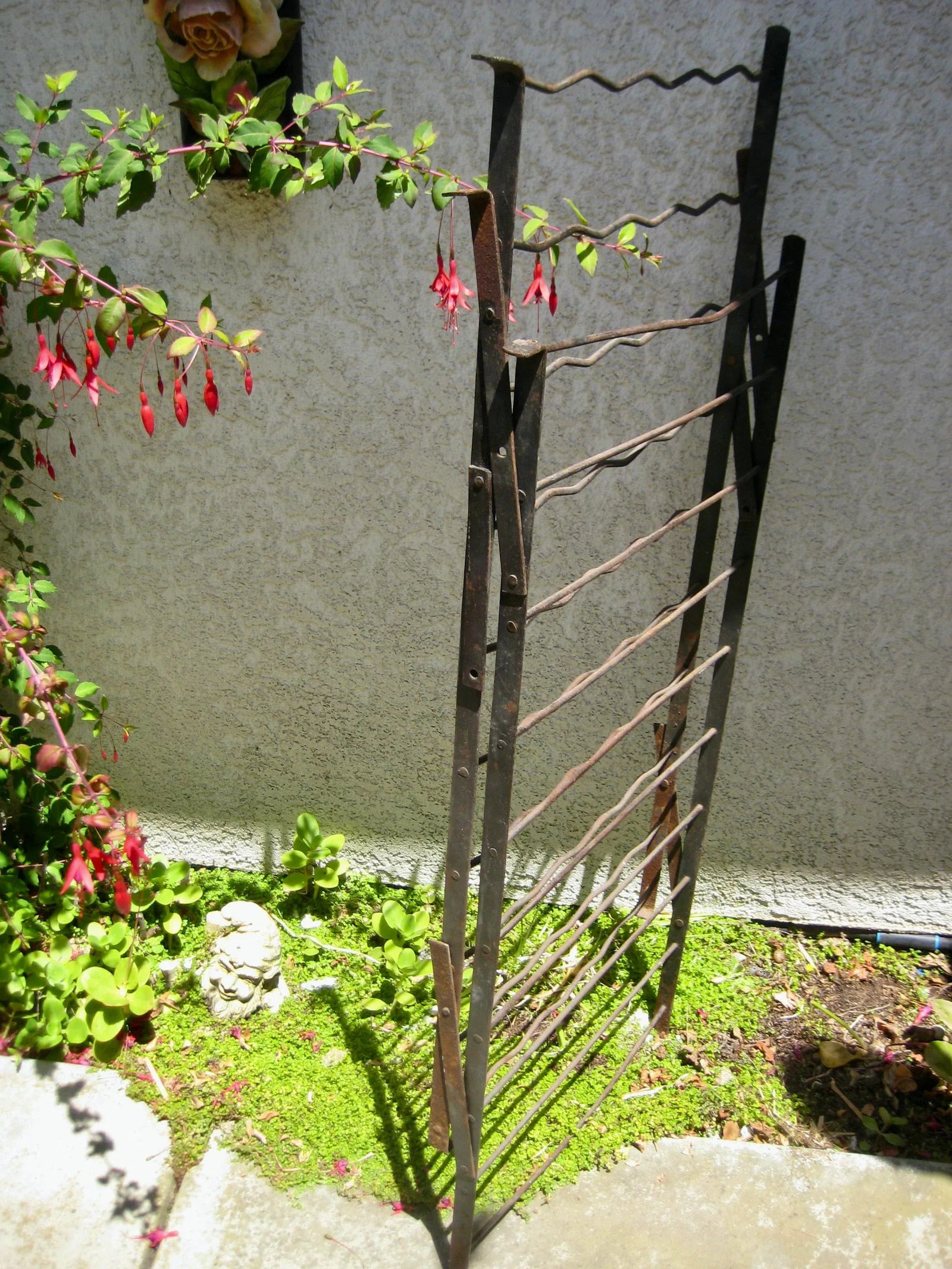Late 19th Century French Country Iron Folding Wine Rack - 9
