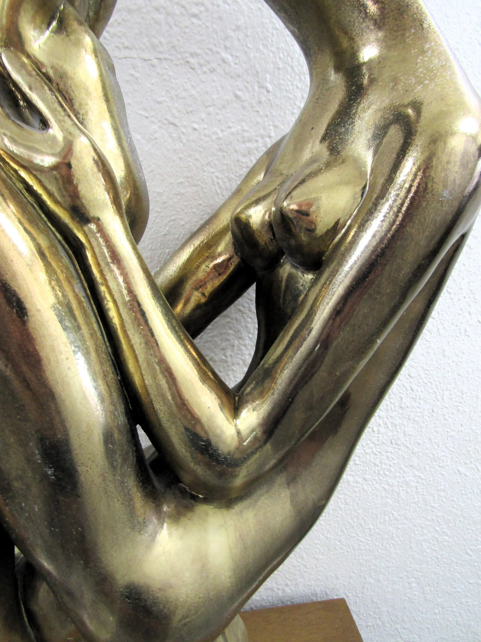 1973 Manuel Carbonell Austin Productions Mother and Child First Kiss Gold Sculpture - 11