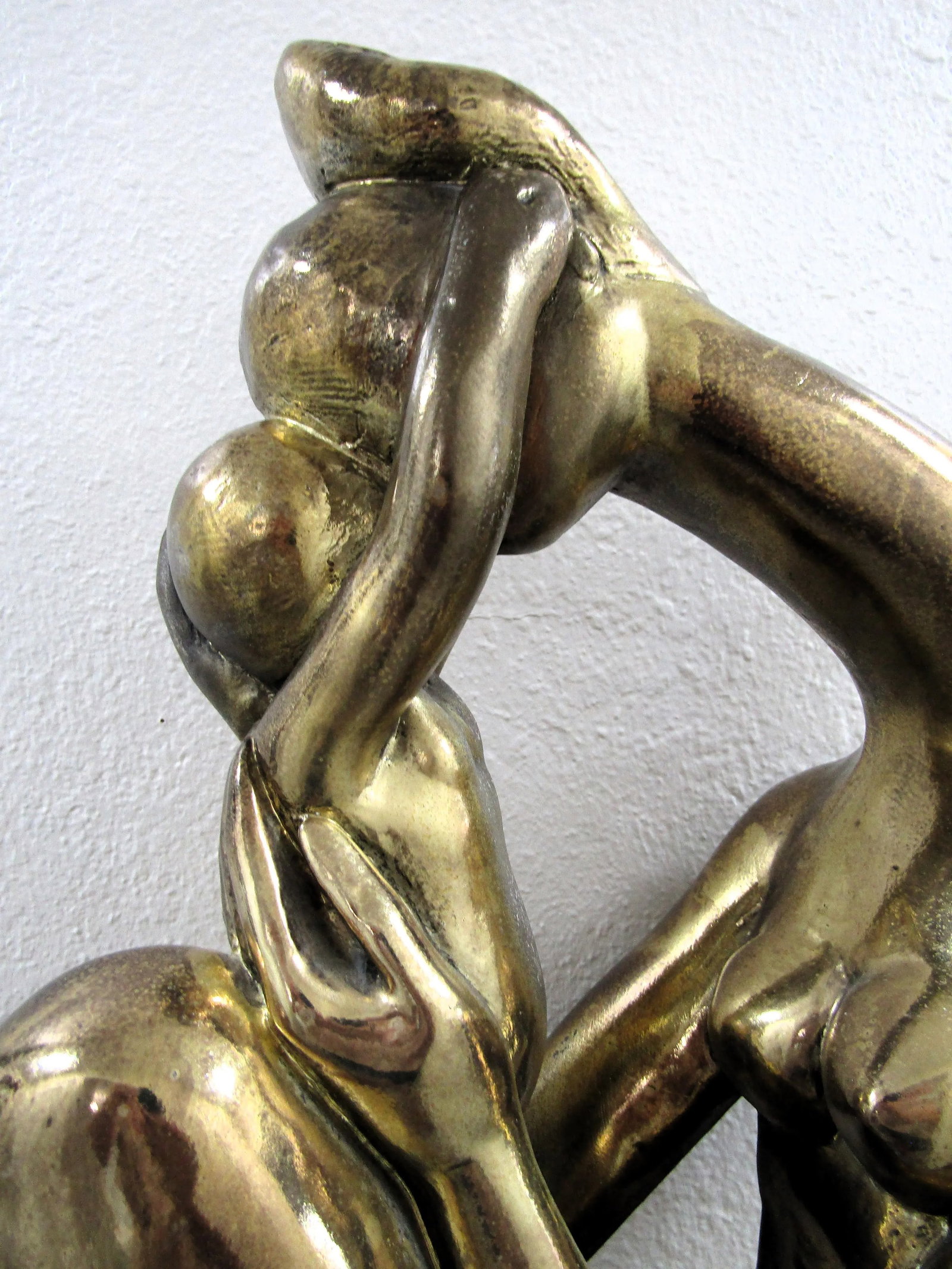 1973 Manuel Carbonell Austin Productions Mother and Child First Kiss Gold Sculpture - 4