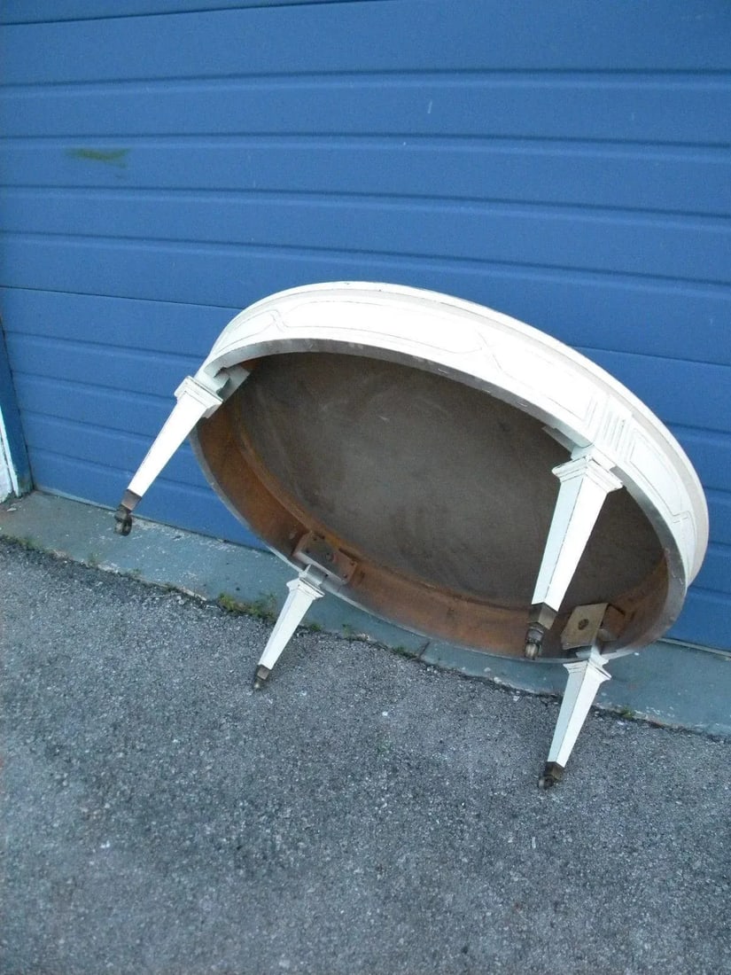 French Round Distressed Painted Coffee Table - 8