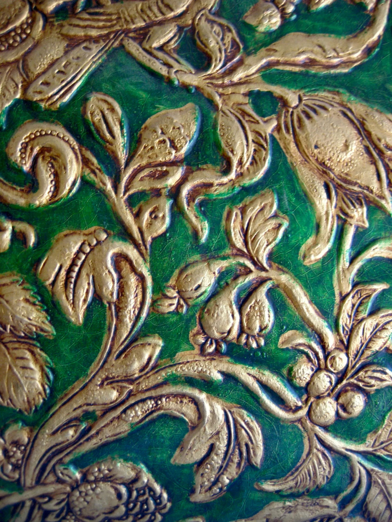 French Emboss Neo-Gothic Wall Paper Roll Cordova Leather Style Late 18 Hundreds - 4
